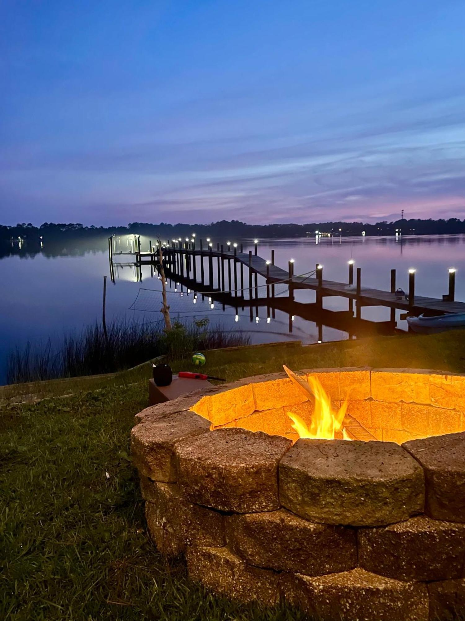 Bayfront Retreat With Private Pier For All Ages Navarre Exteriör bild